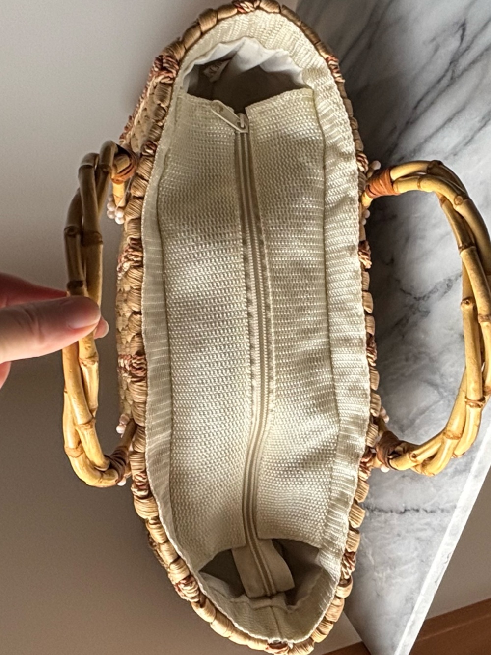 Vintage Straw Tote Handle Bag w Wicker Handles Top Zipper Beaded Handle Detail - Picture 11 of 16